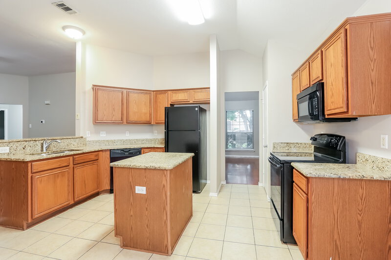 2,135/Mo, 1760 Cansler Ln Lancaster, TX 75134 Kitchen View