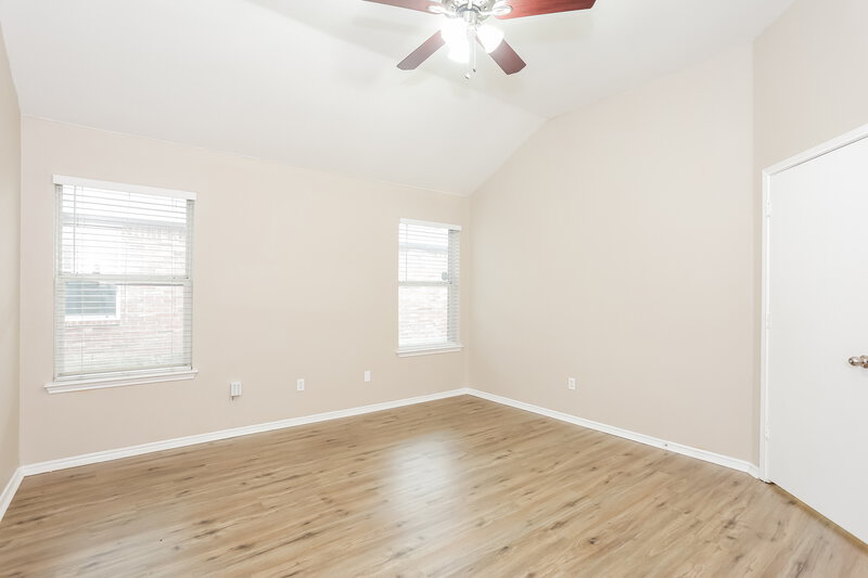 2,135/Mo, 1760 Cansler Ln Lancaster, TX 75134 Main Bedroom View