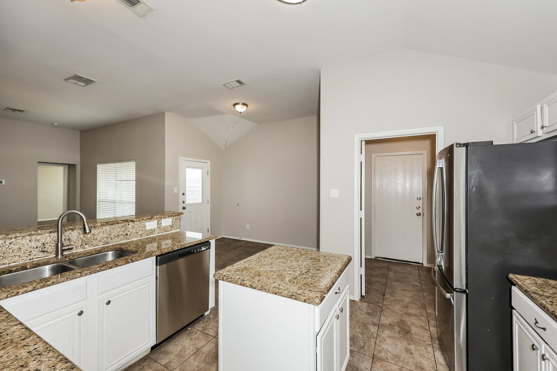 2,385/Mo, 1738 ONeal St Lancaster, TX 75134 Kitchen View 3
