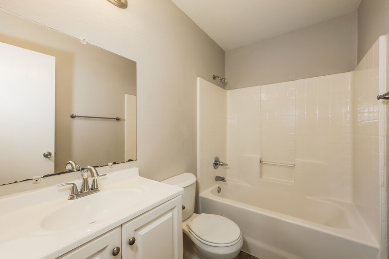 2,385/Mo, 1738 ONeal St Lancaster, TX 75134 Bathroom View