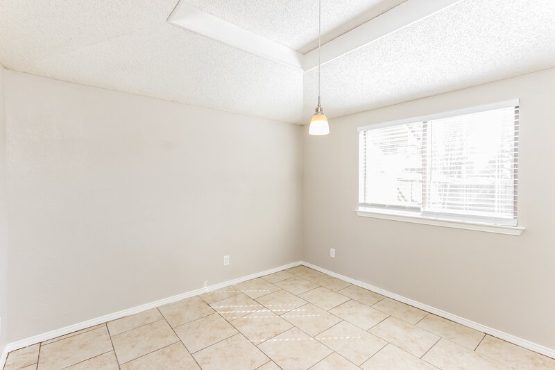 2,475/Mo, 914 Wayne Ave Duncanville, TX 75137 Dining Room View