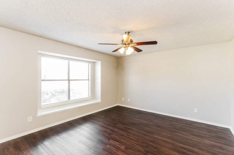 2,475/Mo, 914 Wayne Ave Duncanville, TX 75137 Main Bedroom View