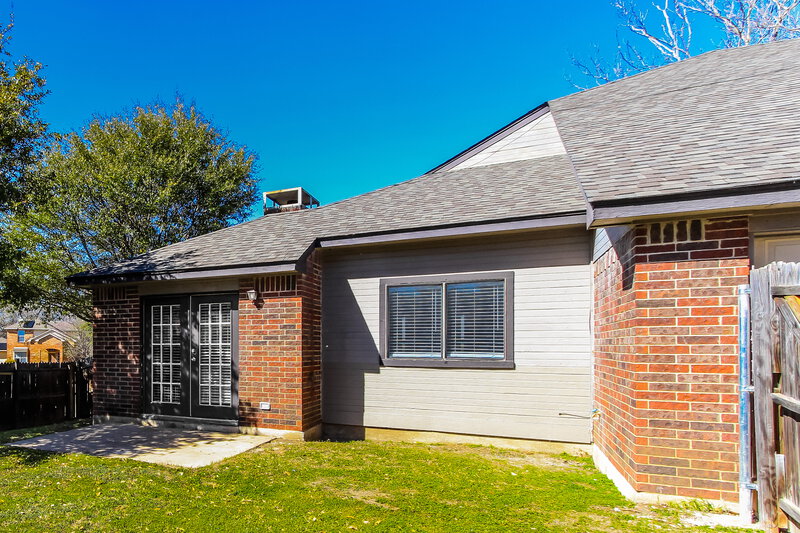 2,475/Mo, 914 Wayne Ave Duncanville, TX 75137 Rear View
