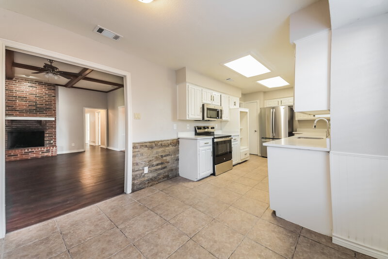2,395/Mo, 315 Meadowlark Ln Duncanville, TX 75137 Kitchen View