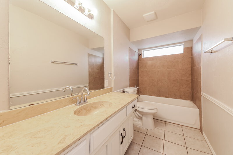2,395/Mo, 315 Meadowlark Ln Duncanville, TX 75137 Bathroom View