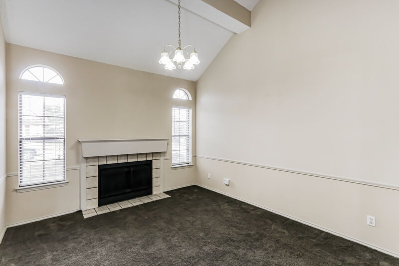 2,650/Mo, 1103 San Miguel Dr Duncanville, TX 75137 Sitting Room View