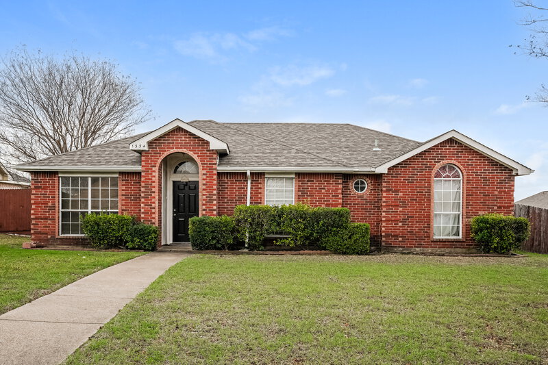 2,030/Mo, 1334 Meadow Creek Dr Lancaster, TX 75146 External View