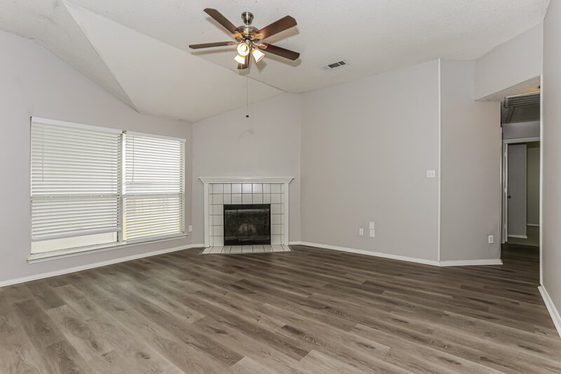 1,895/Mo, 1334 Meadow Creek Dr Lancaster, TX 75146 Living Room View