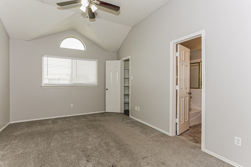 1,895/Mo, 1334 Meadow Creek Dr Lancaster, TX 75146 Main Bedroom View