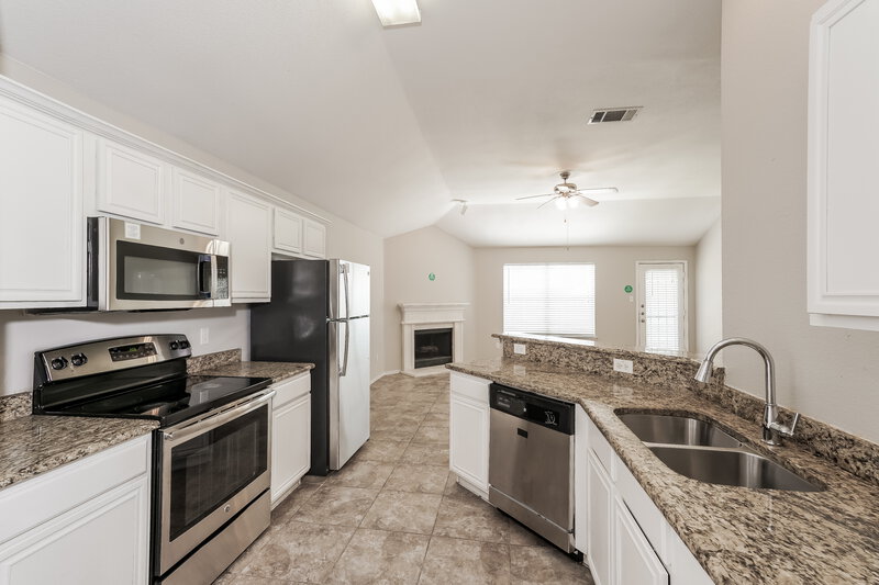 2,310/Mo, 782 Catalina Dr Lancaster, TX 75146 Kitchen View