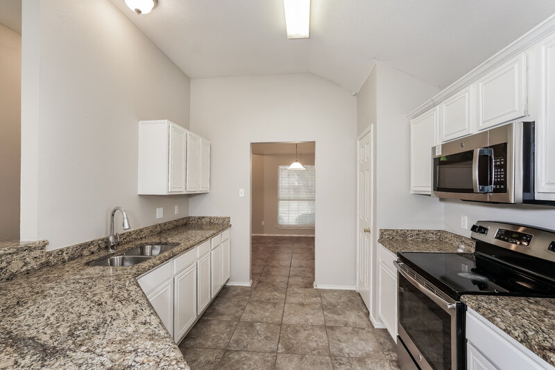 2,310/Mo, 782 Catalina Dr Lancaster, TX 75146 Kitchen View 2