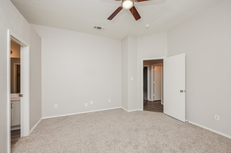 2,190/Mo, 2705 Pioneer Ln Lancaster, TX 75146 Main Bedroom View 2