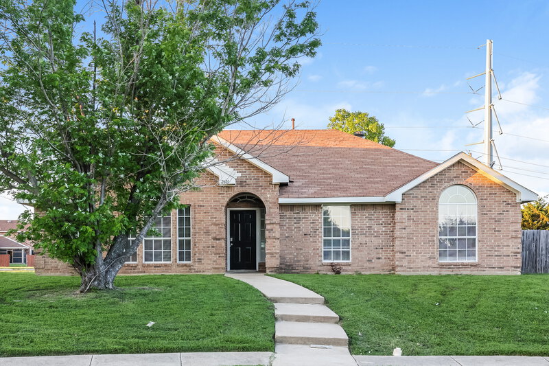 2,450/Mo, 2601 Wild Grove Ln Lancaster, TX 75146 External View