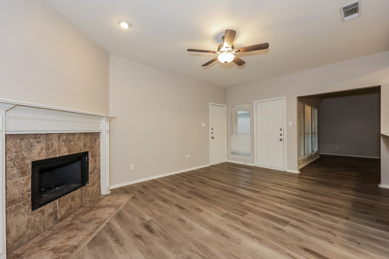 2,450/Mo, 2601 Wild Grove Ln Lancaster, TX 75146 Living Room View