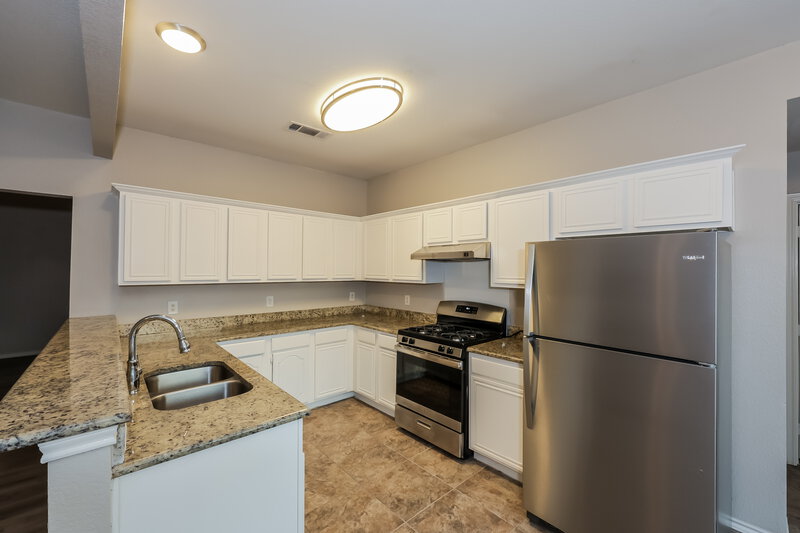 2,450/Mo, 2601 Wild Grove Ln Lancaster, TX 75146 Kitchen View