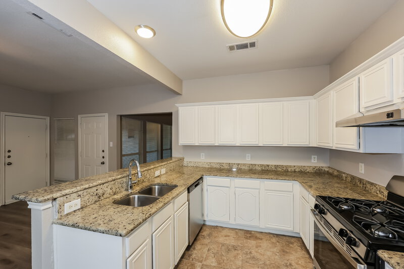 2,450/Mo, 2601 Wild Grove Ln Lancaster, TX 75146 Kitchen View 2
