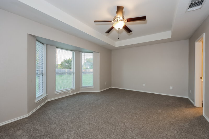 2,450/Mo, 2601 Wild Grove Ln Lancaster, TX 75146 Main Bedroom View