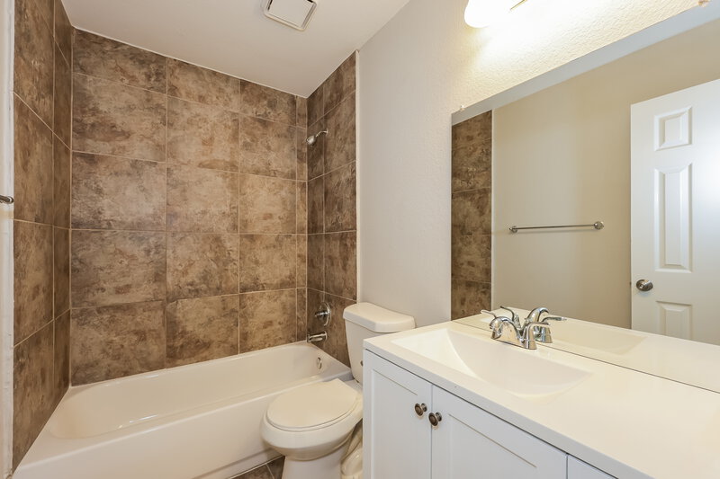 2,450/Mo, 2601 Wild Grove Ln Lancaster, TX 75146 Bathroom View
