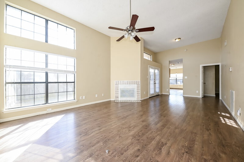 1,970/Mo, 529 Horse Shoe Bend Mesquite, TX 75149 Living Room View 2