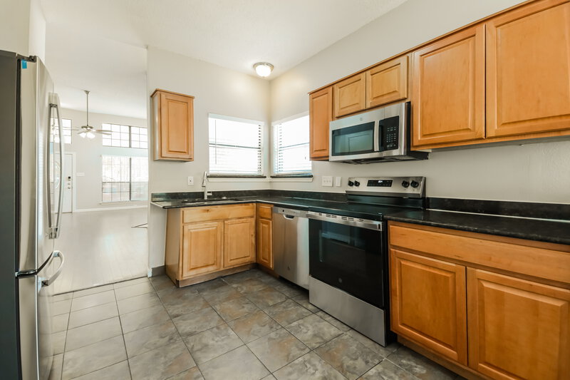 1,910/Mo, 529 Horse Shoe Bend Mesquite, TX 75149 Kitchen View 2
