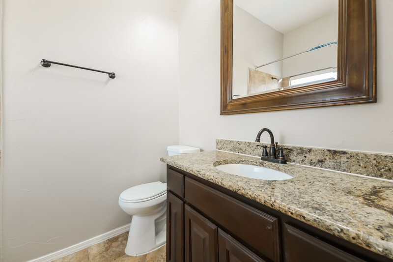 1,910/Mo, 529 Horse Shoe Bend Mesquite, TX 75149 Main Bathroom View