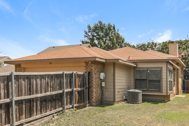 1,910/Mo, 529 Horse Shoe Bend Mesquite, TX 75149 Rear View