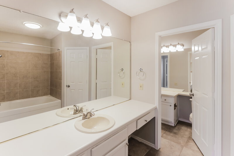2,405/Mo, 321 Antietam Way Mesquite, TX 75149 Main Bathroom View