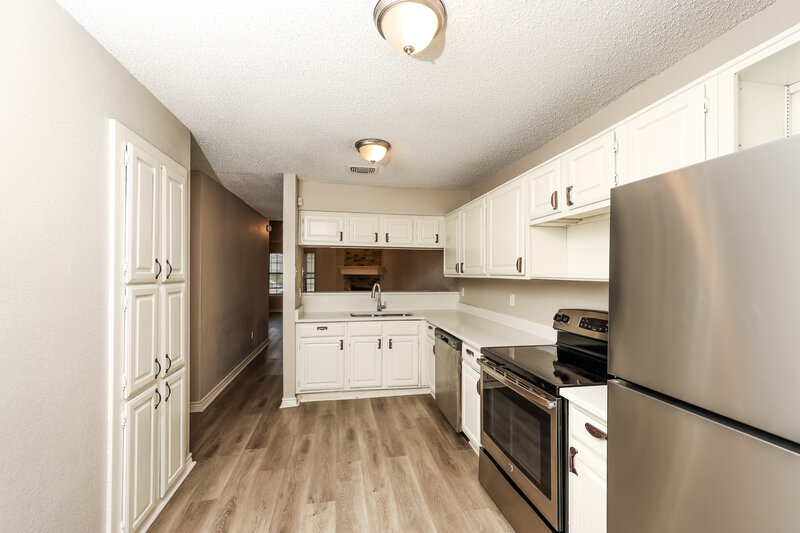 1,775/Mo, 115 Wilderness Trail Mesquite, TX 75149 Kitchen View