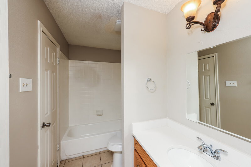 1,775/Mo, 115 Wilderness Trail Mesquite, TX 75149 Bathroom View