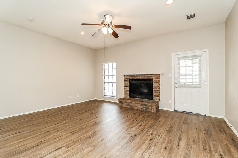 2,030/Mo, 1439 Colborne Dr Mesquite, TX 75149 Living Room View