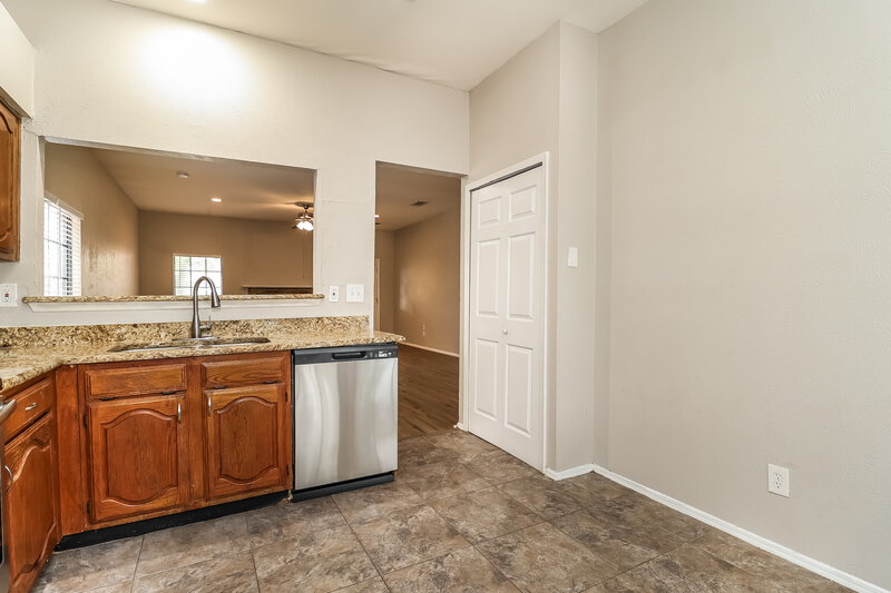 2,030/Mo, 1439 Colborne Dr Mesquite, TX 75149 Kitchen View 3