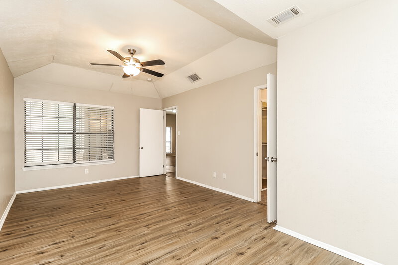 2,030/Mo, 1439 Colborne Dr Mesquite, TX 75149 Main Bedroom View 2