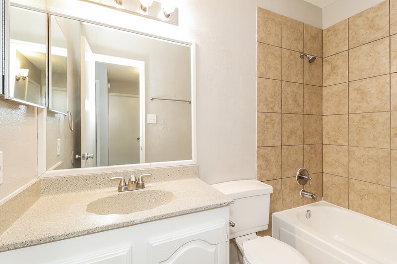 2,030/Mo, 1439 Colborne Dr Mesquite, TX 75149 Bathroom View