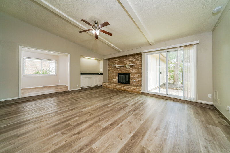 1,925/Mo, 4616 Gleneagle St Mesquite, TX 75150 Living Room View