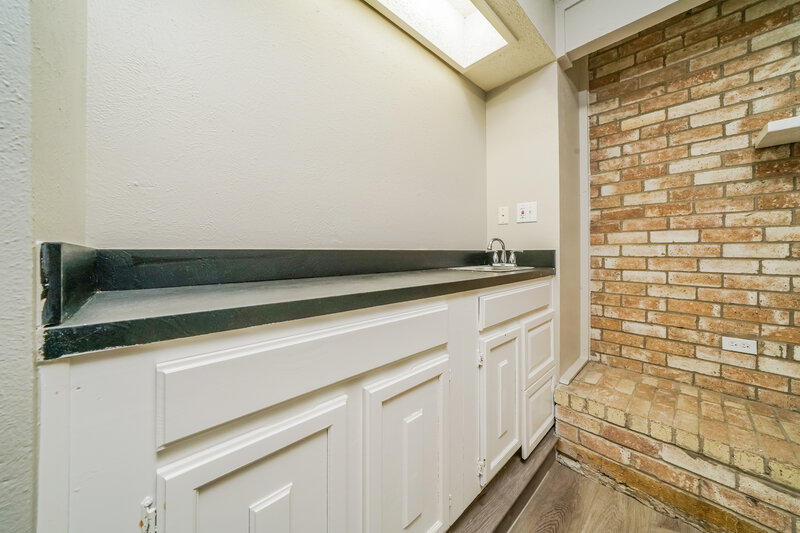 1,925/Mo, 4616 Gleneagle St Mesquite, TX 75150 Living Room View 3