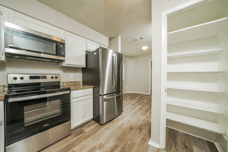 1,925/Mo, 4616 Gleneagle St Mesquite, TX 75150 Kitchen View