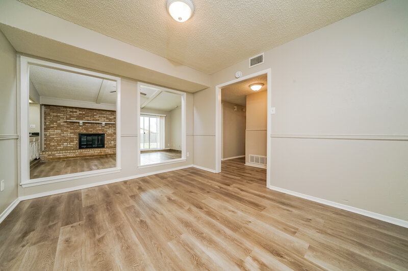 1,925/Mo, 4616 Gleneagle St Mesquite, TX 75150 Family Room View