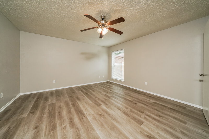 1,925/Mo, 4616 Gleneagle St Mesquite, TX 75150 Main Bedroom View 2