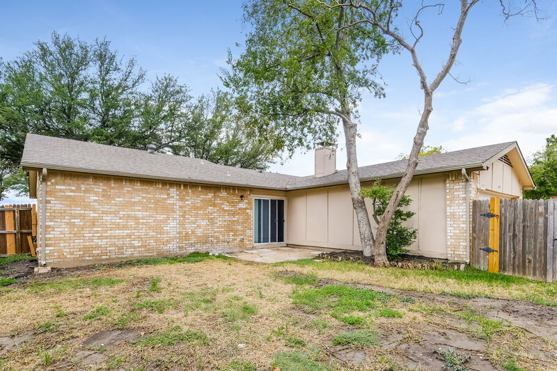 1,925/Mo, 4616 Gleneagle St Mesquite, TX 75150 Rear View 2