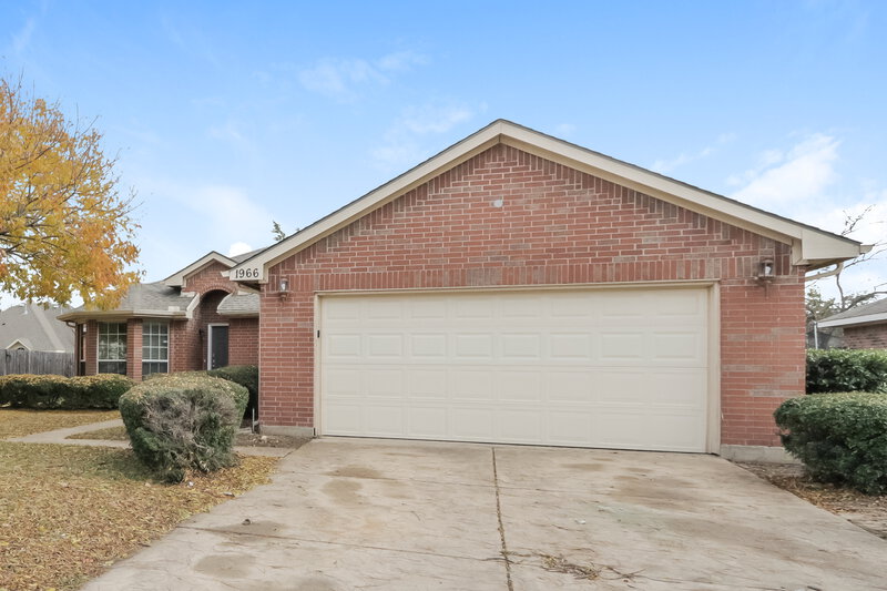 2,175/Mo, 1966 Carrington Dr Glenn Heights, TX 75154 Front View
