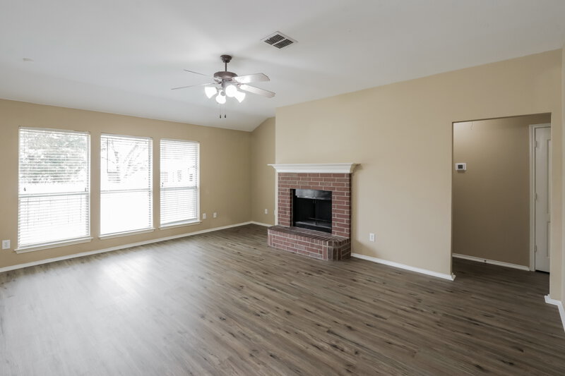 2,175/Mo, 1966 Carrington Dr Glenn Heights, TX 75154 Living Room View