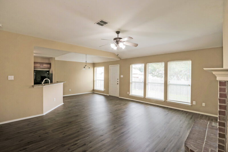 2,175/Mo, 1966 Carrington Dr Glenn Heights, TX 75154 Living Room View 2