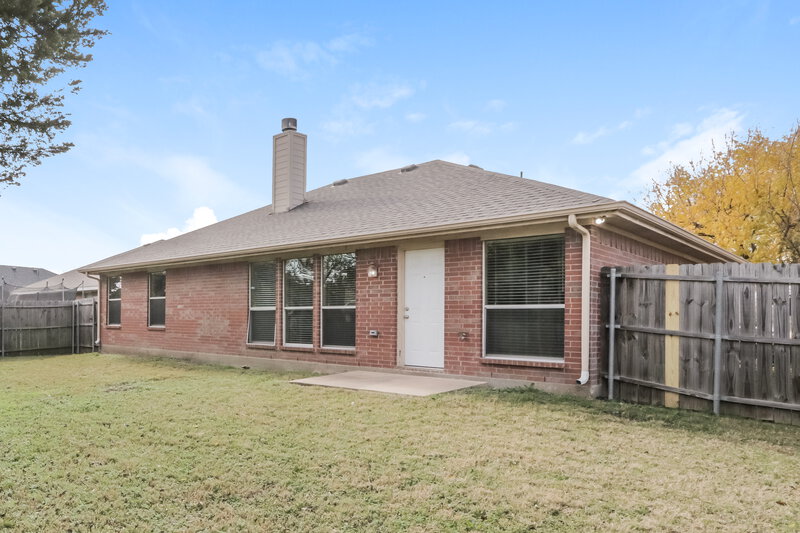 2,175/Mo, 1966 Carrington Dr Glenn Heights, TX 75154 Rear View 2