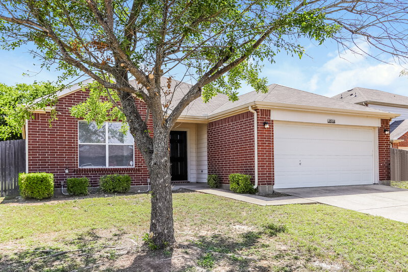 2,025/Mo, 1514 Dockside Dr Glenn Heights, TX 75154 Front View