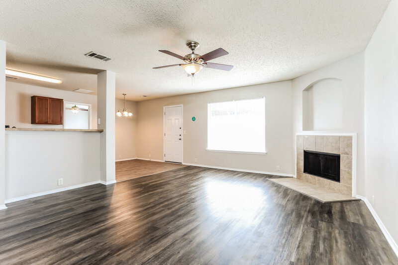 2,025/Mo, 1514 Dockside Dr Glenn Heights, TX 75154 Living Room View