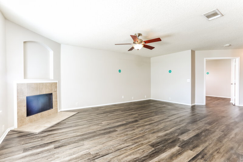 2,025/Mo, 1514 Dockside Dr Glenn Heights, TX 75154 Living Room View 2