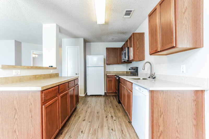 2,025/Mo, 1514 Dockside Dr Glenn Heights, TX 75154 Kitchen View