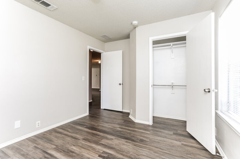 2,025/Mo, 1514 Dockside Dr Glenn Heights, TX 75154 Bedroom View