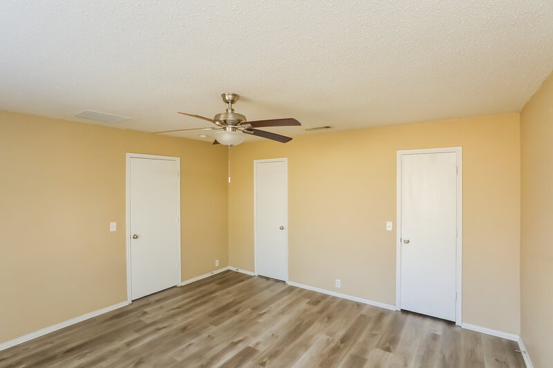 2,140/Mo, 1611 Shady Shores Dr Glenn Heights, TX 75154 Main Bedroom View 2