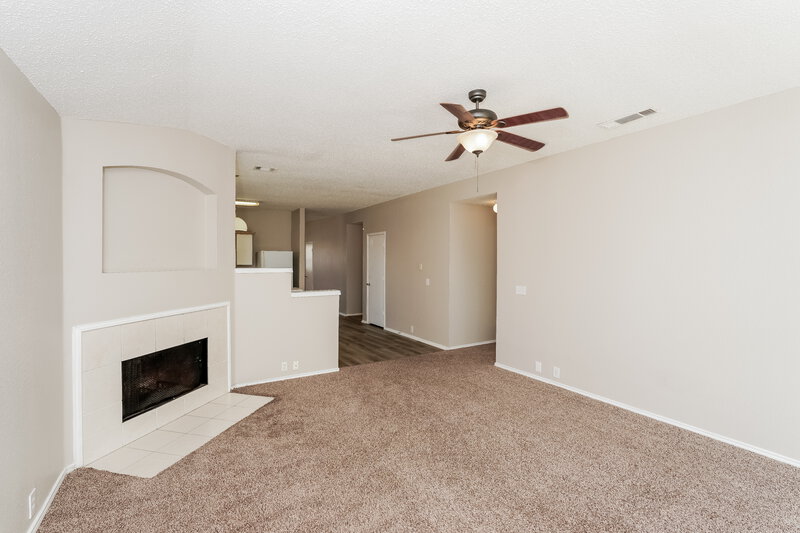 2,270/Mo, 1519 Columbia Dr Glenn Heights, TX 75154 Living Room View 3